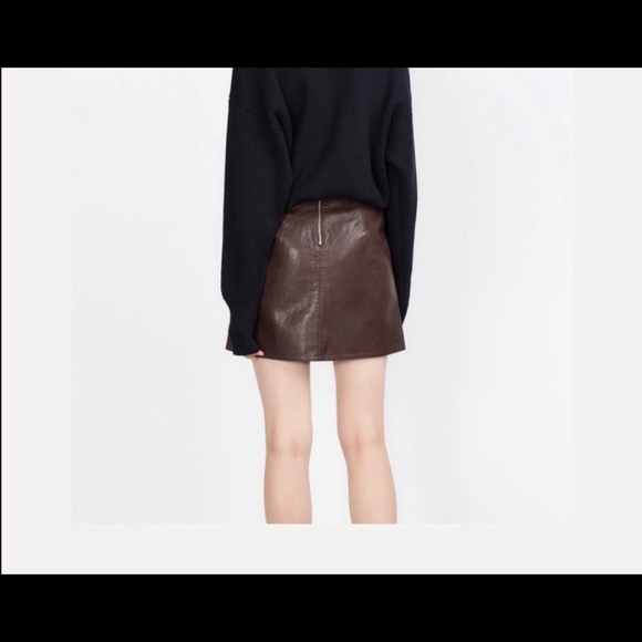 Zara faux leather skirt - Picture 2 of 5